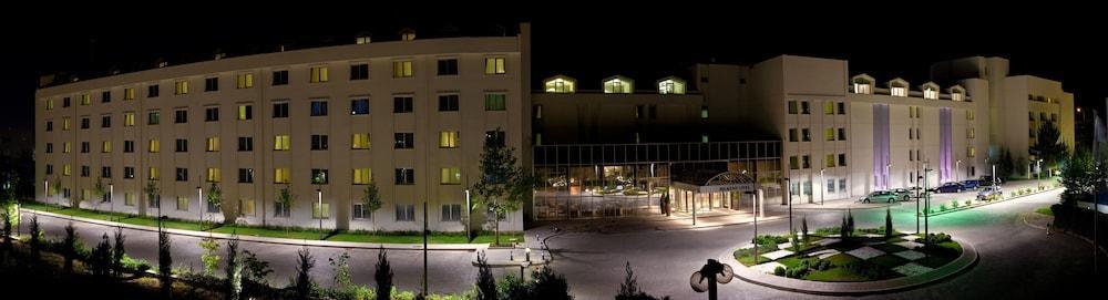 Готель Bilkent And Conference Center
